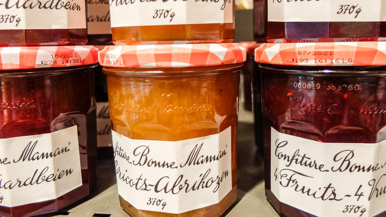 Jars of Bonne Maman jam on a grocery store shelf