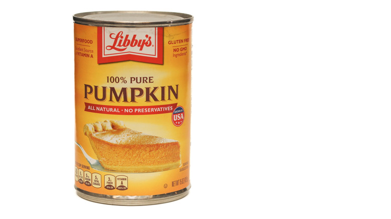 Close up of can of Libby's canned pumpkin