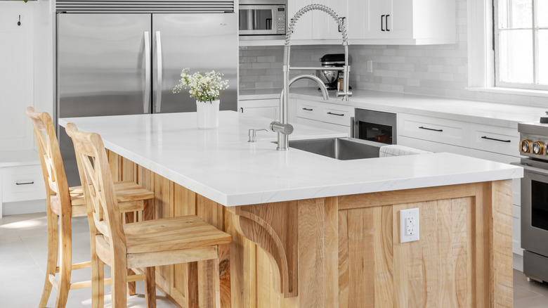 Rough sawn white oak kitchen island and chairs