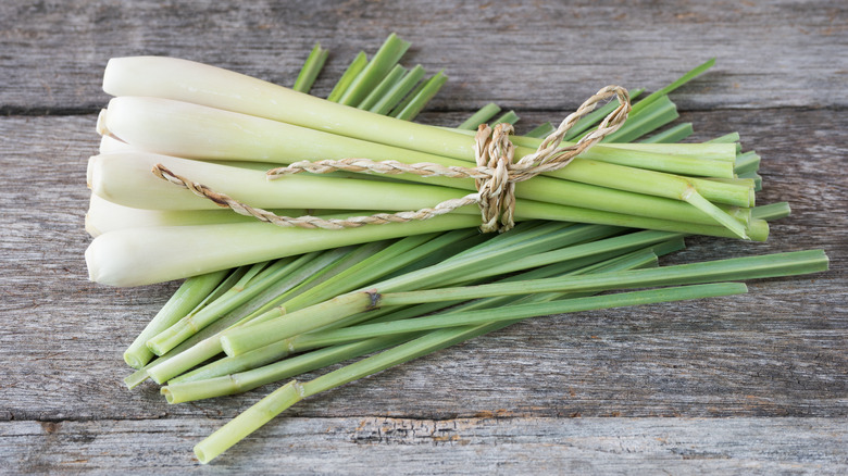 trimmed lemongrass