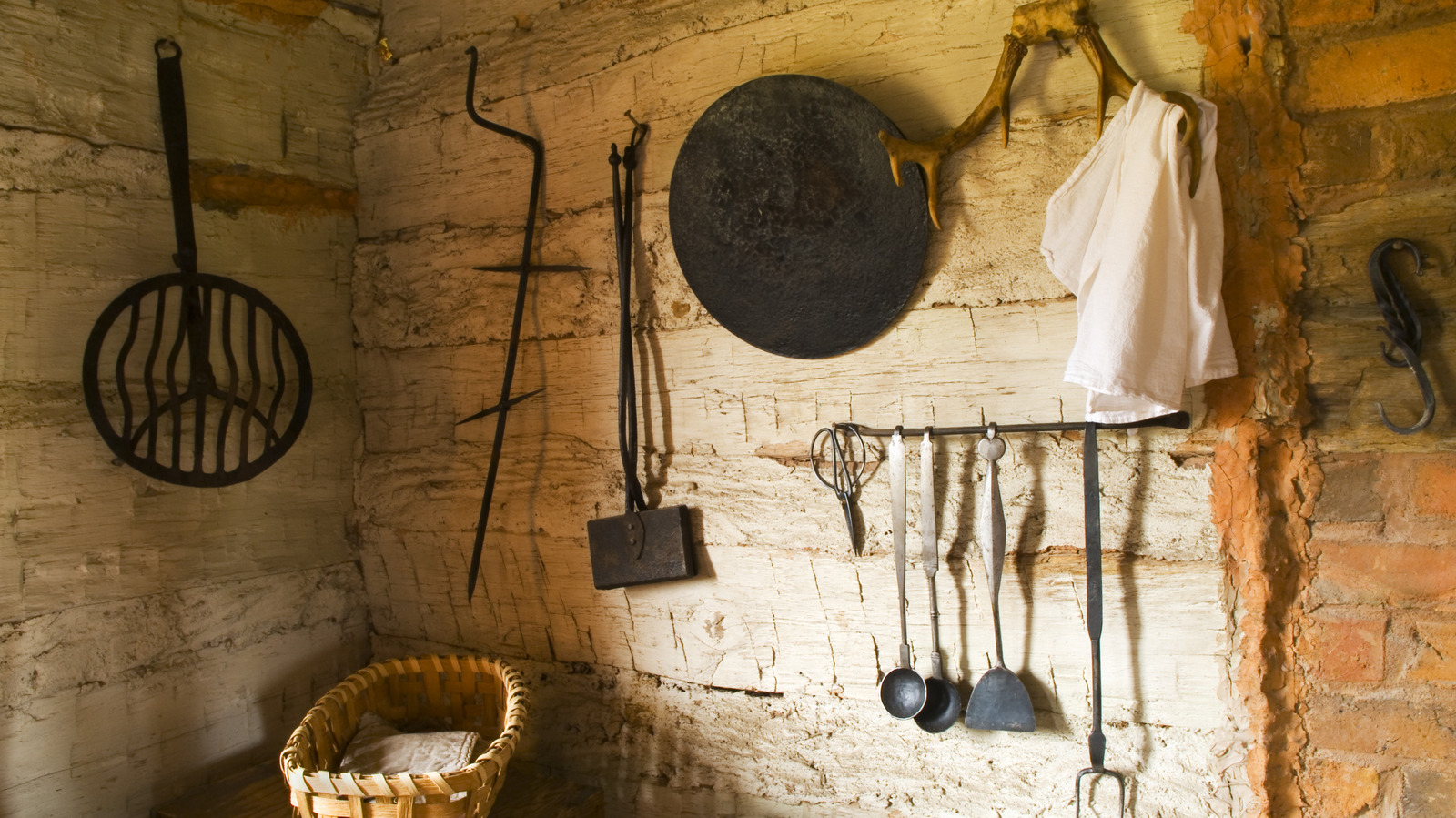 15 Tools You'd Find In A Real American West Pioneer Kitchen