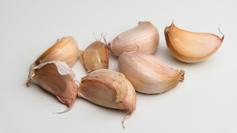 A bunch of cloves of garlic.