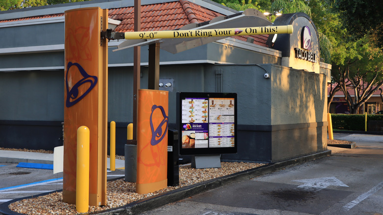 Taco Bell drive through area