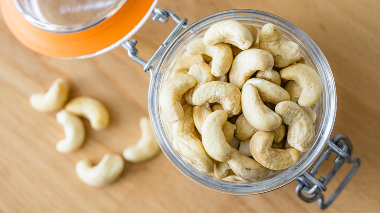 bowl of cashews