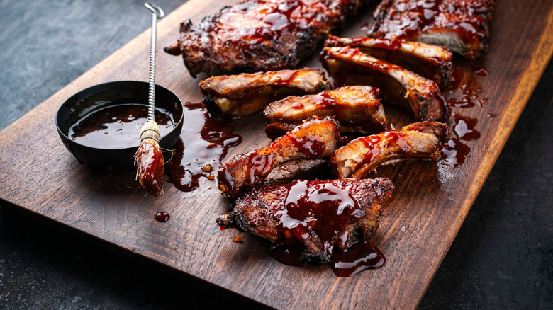 Grilled ribs with barbecue sauce with pumpkin spice