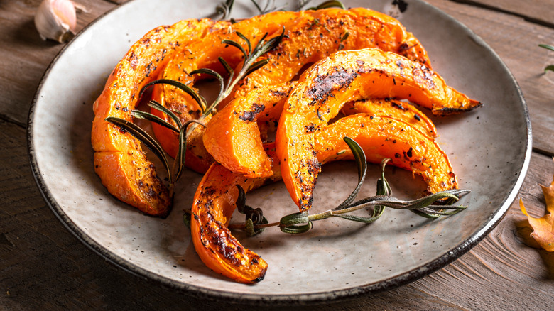 Roasted and pumpkin spiced winter squash