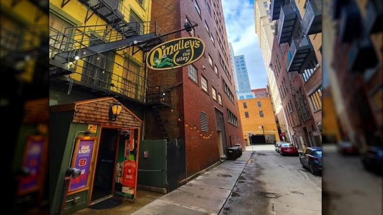 O'Malley's in the Alley sign and entranceway