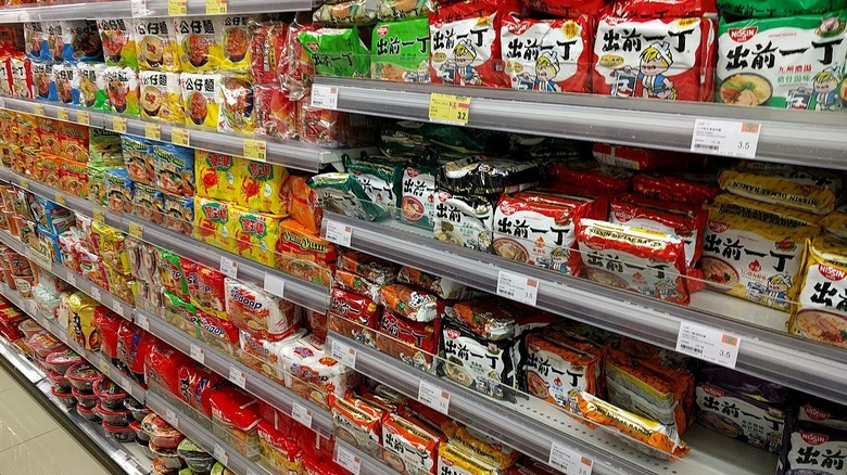 Dry ramen selection at 7-eleven in Japan