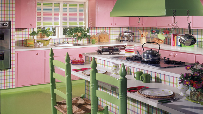 1970s kitchen with plants