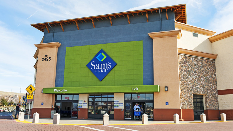 Outside of a modern Sam's Club building