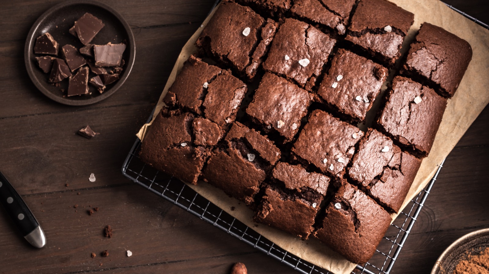 13 Best Brownie Pans for Every Type of Brownie - Something Swanky