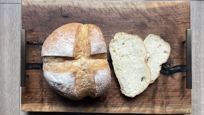 Sliced White mountain bread