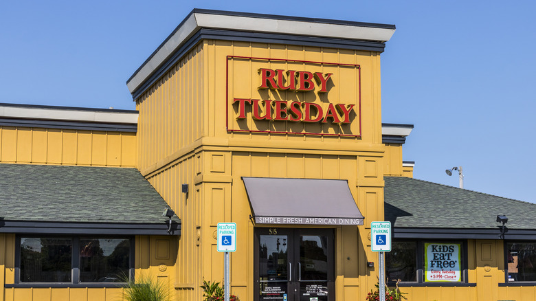 Outside of a Ruby Tuesday