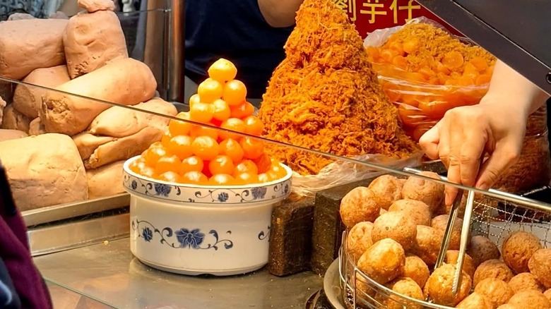 Variety of food at Smorgasburg Brooklyn stall