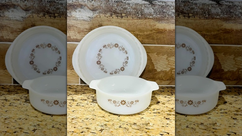 Two Dynaware Brown Daisy cookware pieces