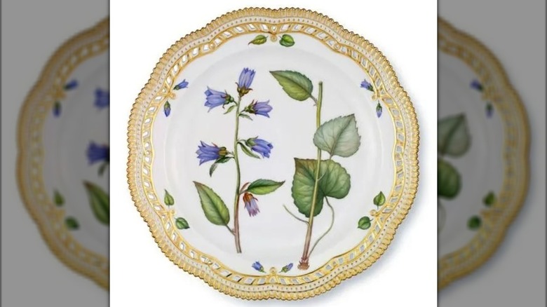Flora Danica plate with purple flowers