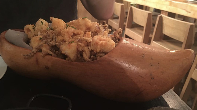 Octopus served in a clog