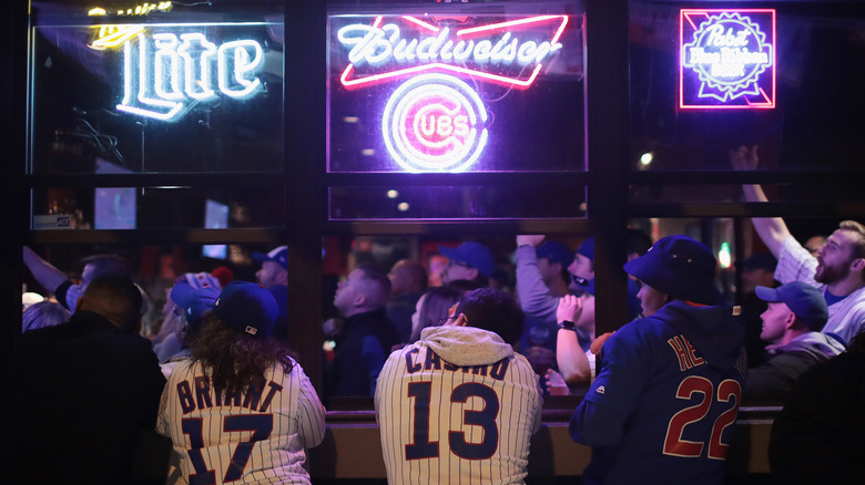 Chicago sports fans at bar