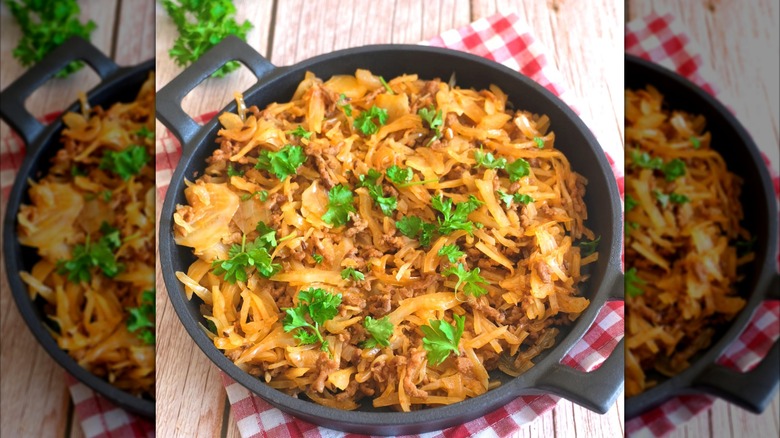 A pan of Schmorkohl on a table