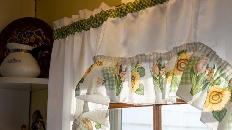 curtains in kitchen window