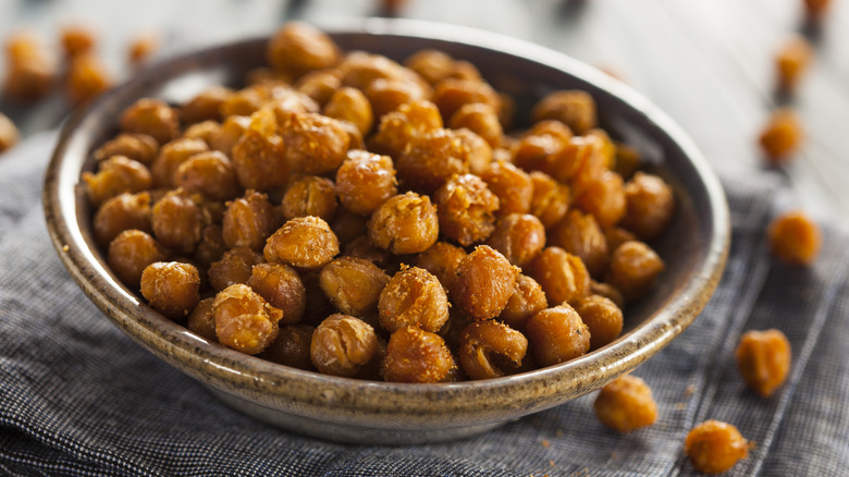 Roasted chickpeas with spices in bowl