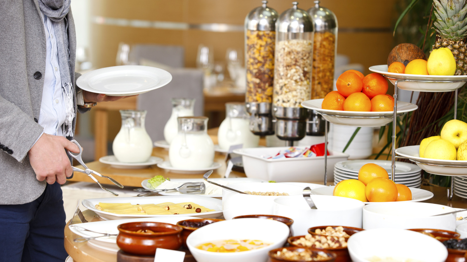 18 Best And Worst Hotel Breakfast Buffet Foods