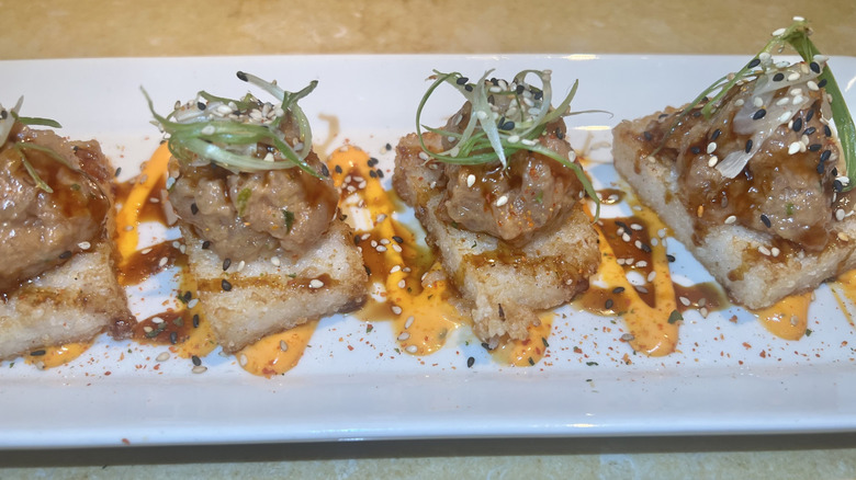 Spicy Tuna close up with plate