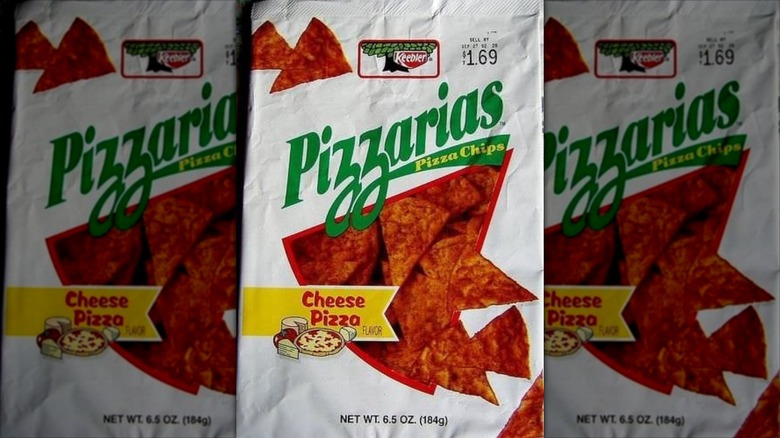 A bag of Pizzaria chips.