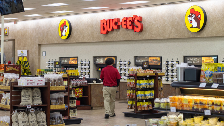 Buc-ee's employee in store