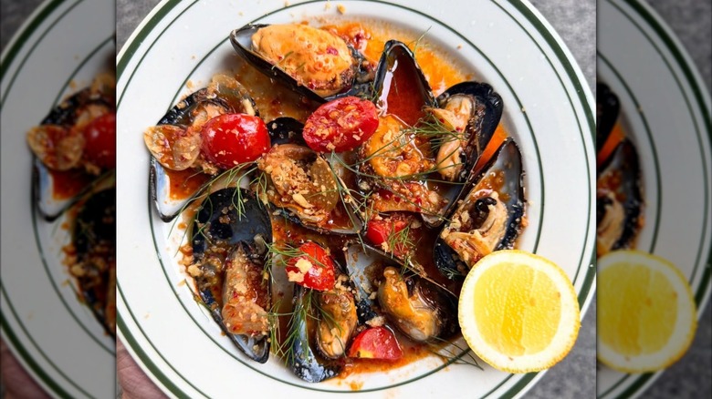 Large plate of mussels at Cafe Spaghetti