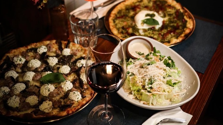 Pizza and salad at Porto Salvo