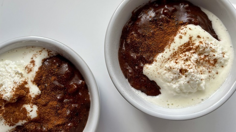 Two ramekins of chocolate arroz con leche