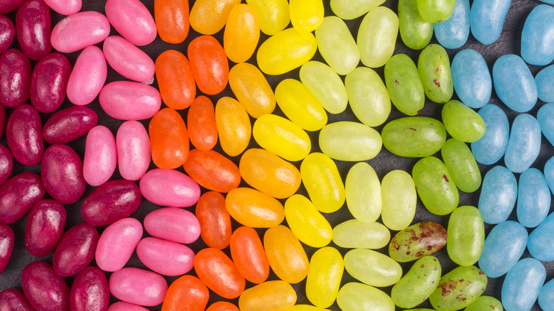 many colors of jelly beans