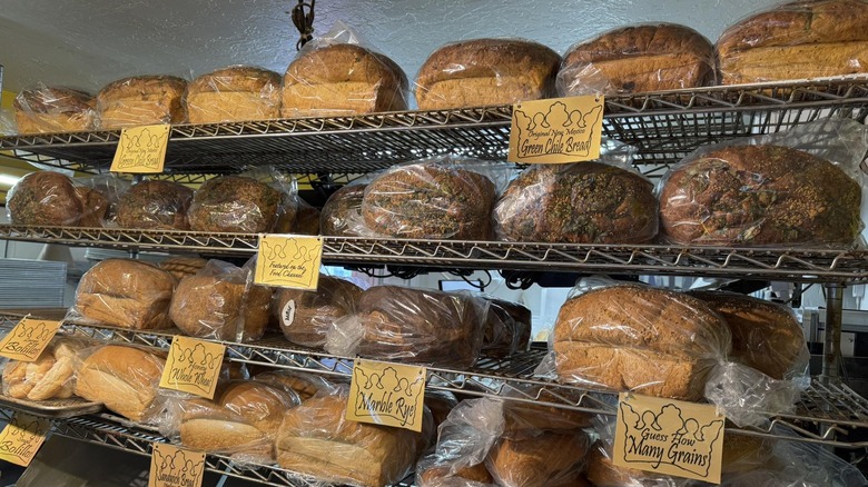 Bread loves on shelves