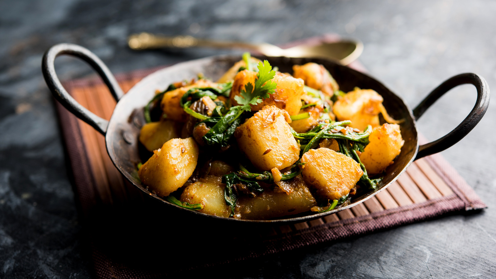 https://www.tastingtable.com/img/gallery/22-indian-potato-dishes-you-should-try-at-least-once/l-intro-1691504727.jpg