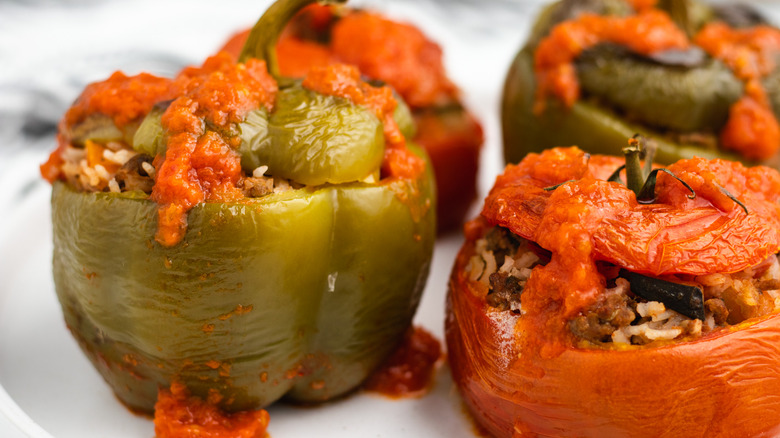 Stuffed bell peppers with sauce