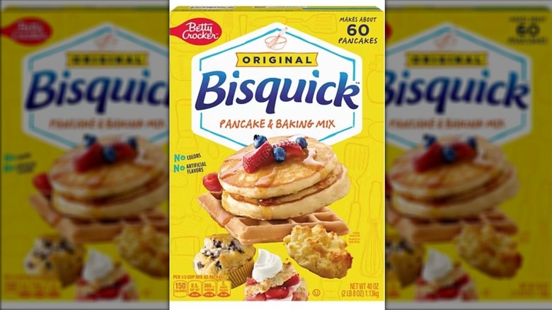 Box of Betty Crocker Bisquick pancake and baking mix