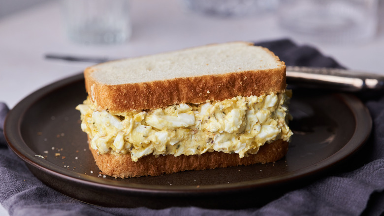 Za'atar egg salad sandwich on plate