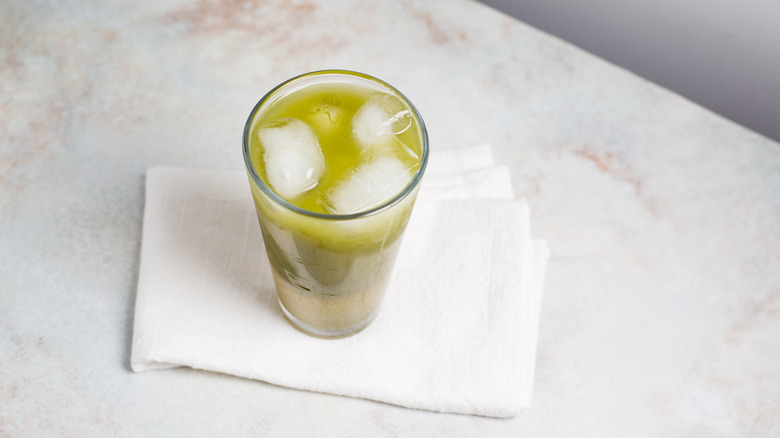 matcha lemonade on marble table