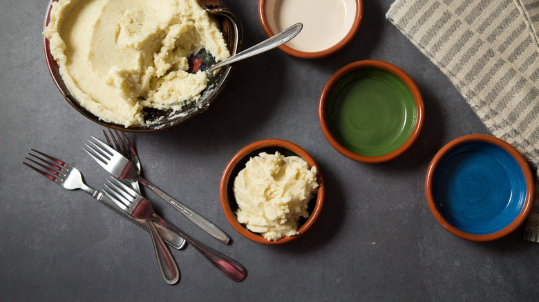 Italian mashed potatoes on table