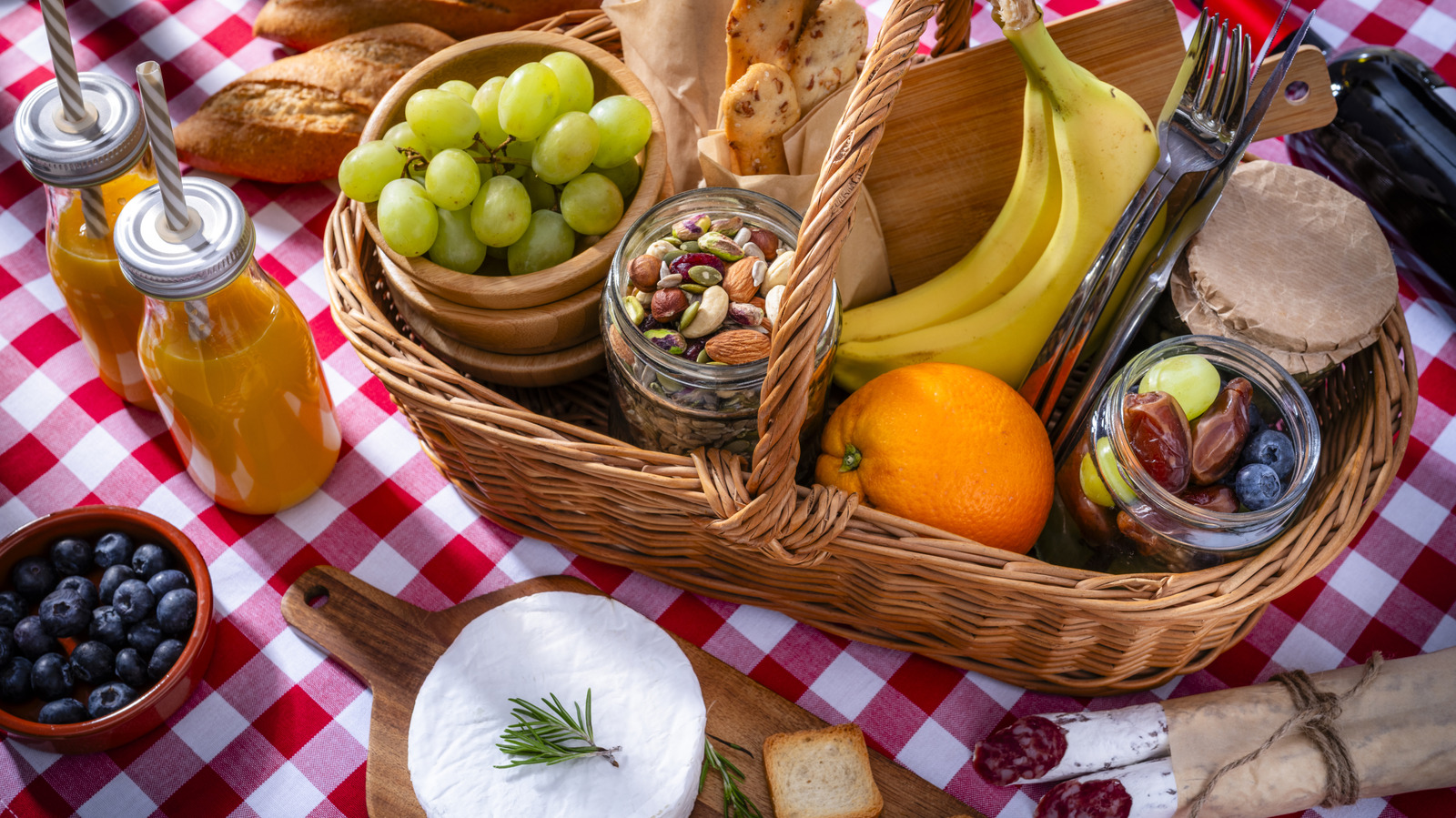 30 Quick And Easy Finger Food Recipes For Your Next Picnic