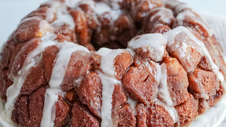 Cinnamon Roll Monkey Bread with icing