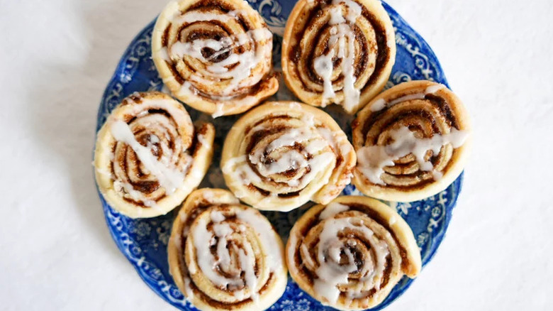Quick Mini Cinnamon Roll Cookies on blue plate