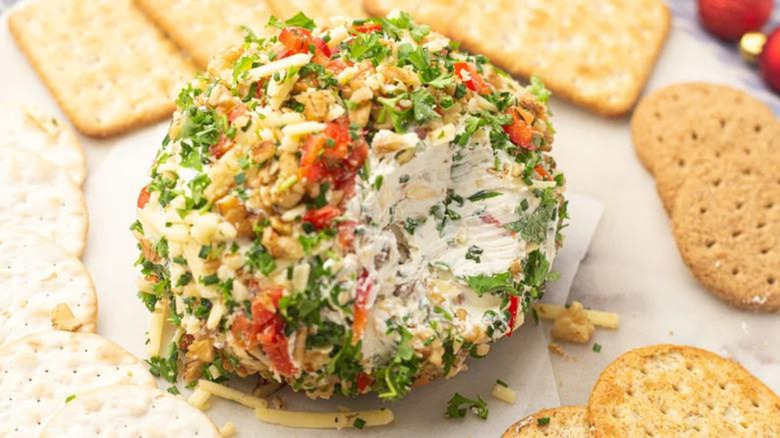 Cheese ball with crackers