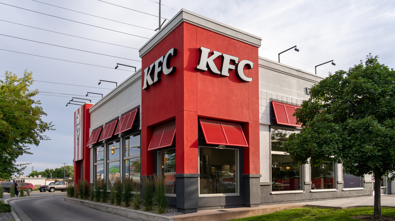 Street view of a KFC restaurant on a nice day