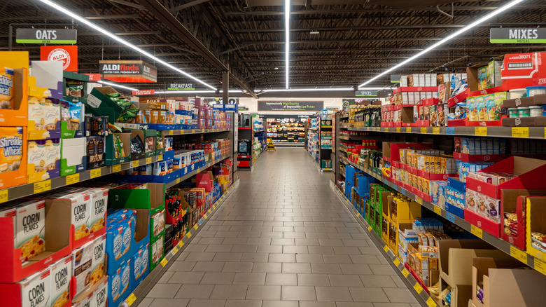empty aisle at Aldi store