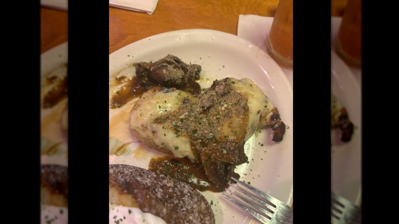 Plate of portobello mushroom chicken from Texas Roadhouse