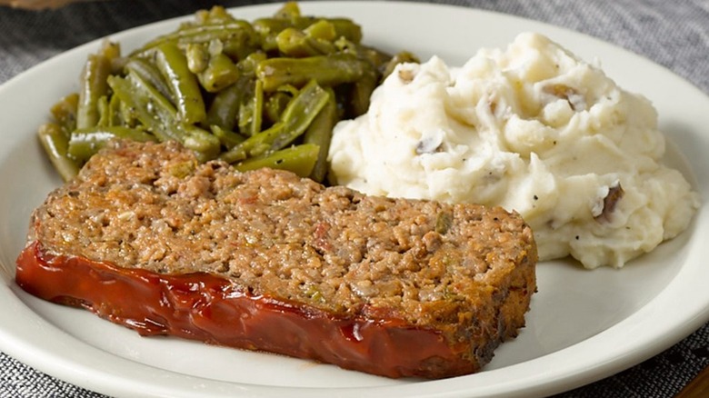 Cracker Barrel's meatloaf with mashed potatoes and green beans