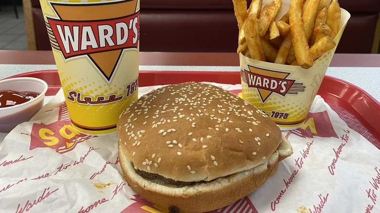 Ward's Big One with Chili flanked by a soft drink and fries.