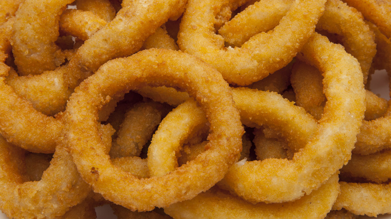 Close up of onion rings.